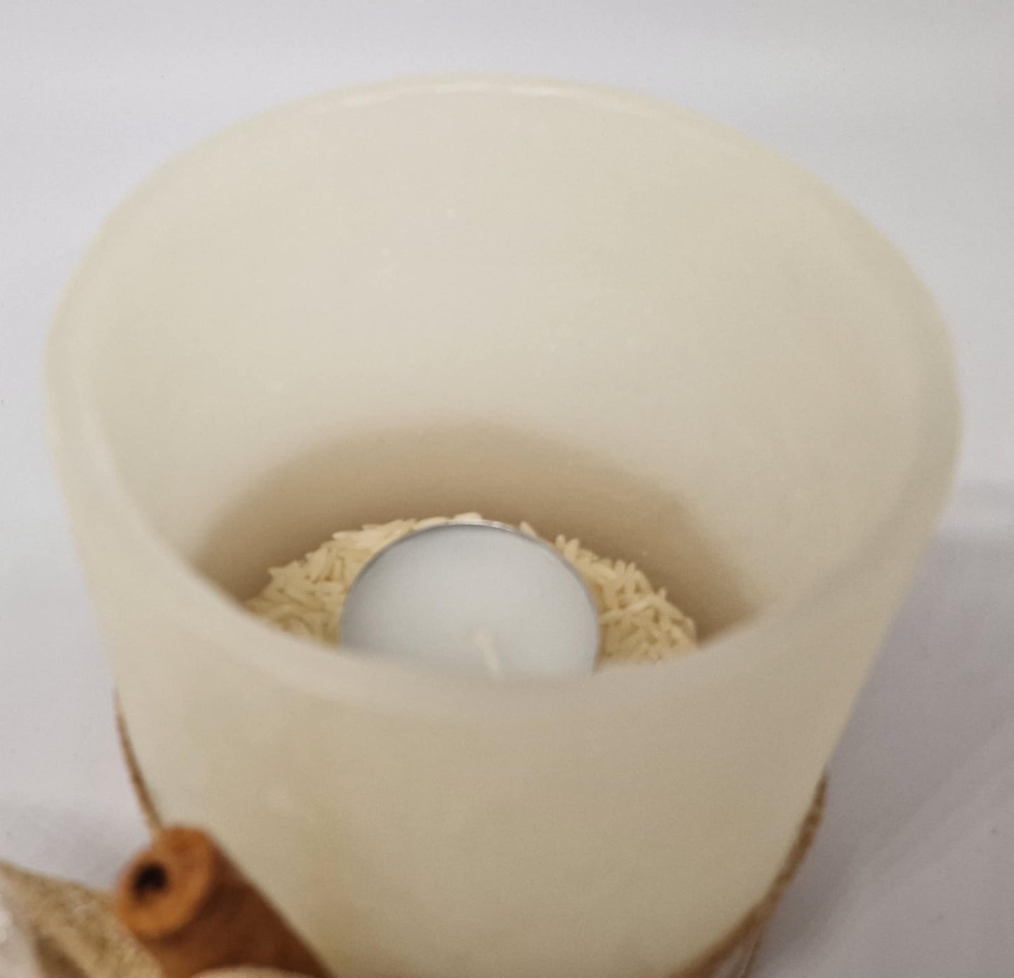 Beige kaarslantaarn met lintje