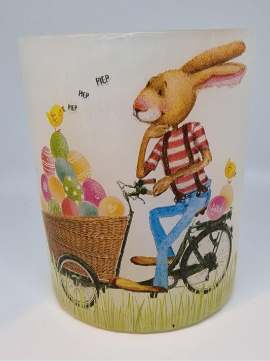 Haas die op de fiets rijdt